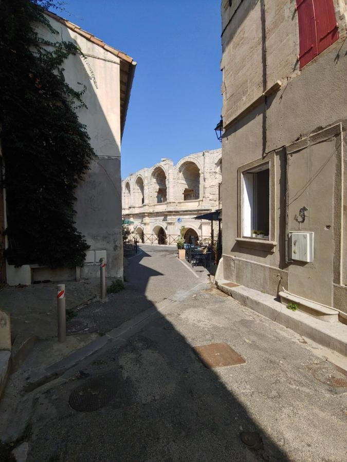 Charmante maison arlésienne à l'ombre des Arènes, de 2 à 5p Esterno foto