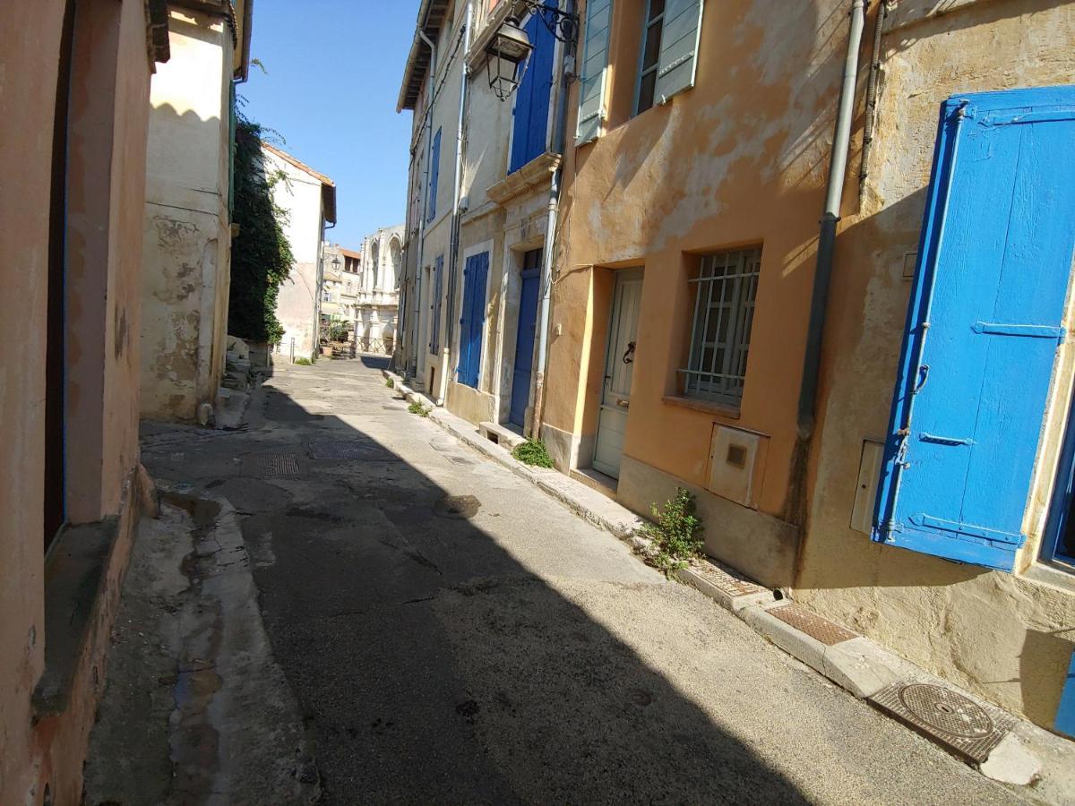 Charmante maison arlésienne à l'ombre des Arènes, de 2 à 5p Esterno foto