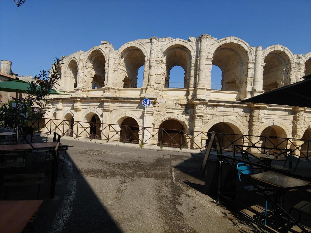 Charmante maison arlésienne à l'ombre des Arènes, de 2 à 5p Esterno foto