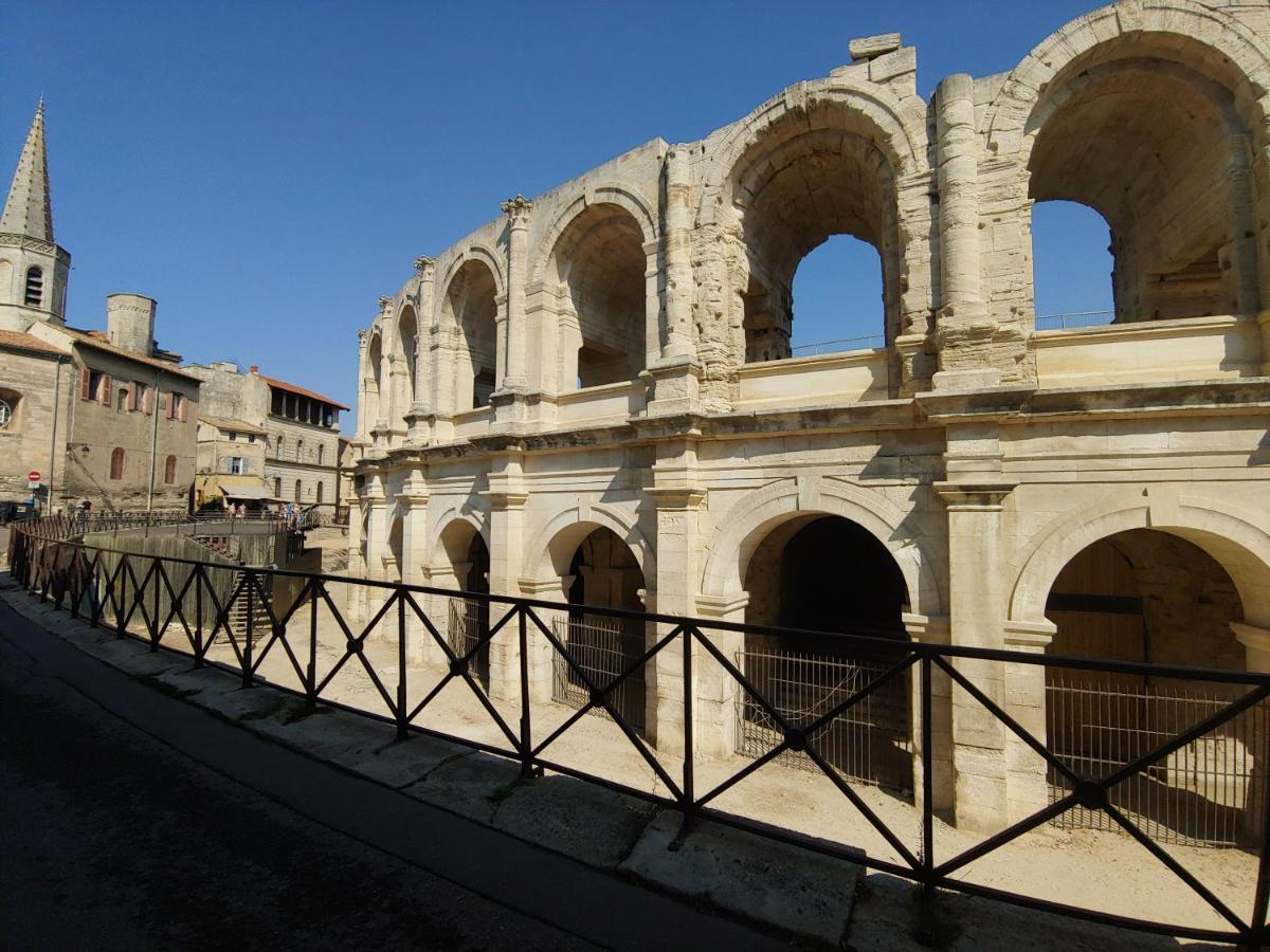 Charmante maison arlésienne à l'ombre des Arènes, de 2 à 5p Esterno foto